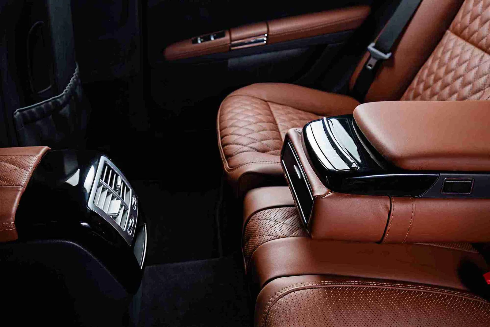 car-seat-covers- sharjah-Blackfeatheraccessories-sharjah